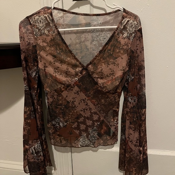 Sheer Paisley/70s bell-sleeve top - NWOT | sz S - Picture 3 of 3